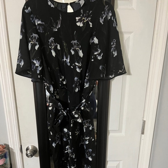 Floral jumpsuit, Size 8 - Picture 1 of 5